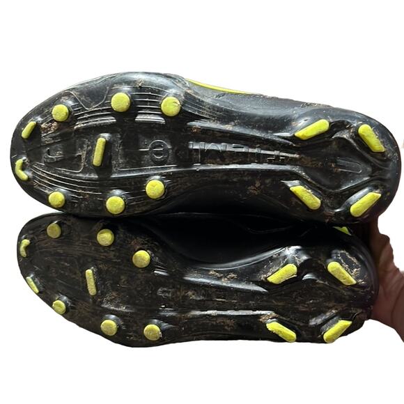 Nike Tiempo Soccer Cleats Shoes size 4 Youth Black Green - Picture 6 of 7